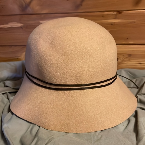 Vintage (20 years old) women’s wool banana republic hat. Made in Italy. S/M - Picture 5 of 7